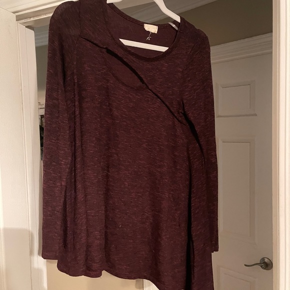 Long sleeve blouse with cut out - Picture 2 of 2